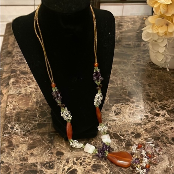 Elegant Multicolor Beaded Necklace - Picture 1 of 4